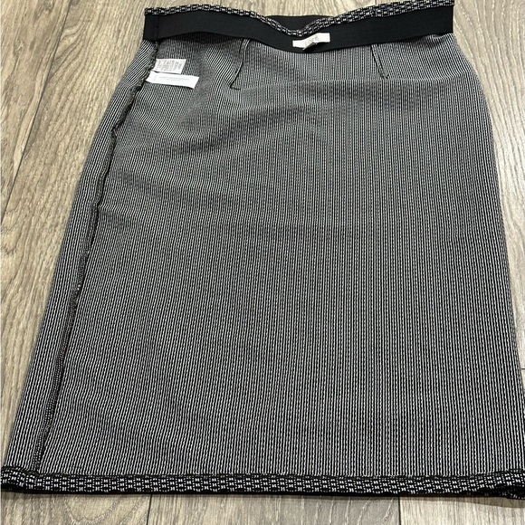 ✨ Black & White Loft Midi Skirt – Size Medium (NWOT) ✨ - Picture 9 of 10